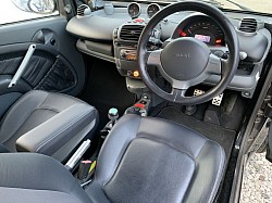 左PW修理済み　外装ピカピカです　助手席シート一部糸ほつれによる破れあり